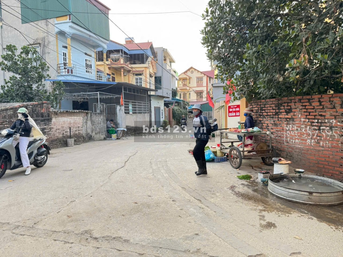 Bán đất làng Gia Tân, tổ 11, TT Quang Minh, Mê Linh, HN. Gần KCN Quang Minh. DT 60m, 3 tỷ.