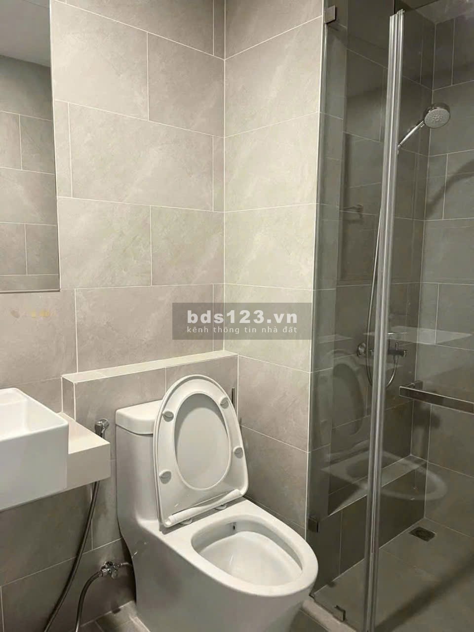 Chung cư Central Plaza, Phạm Văn Hai, Tân Bình: 71m2, 2pn, NT 14tr