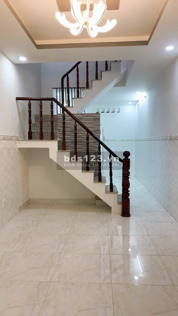 Bán nhà 1 trệt 1 lầu 21m2 Hiệp Bình Phước giá chỉ 1 tỷ 400 tr quá rẻ