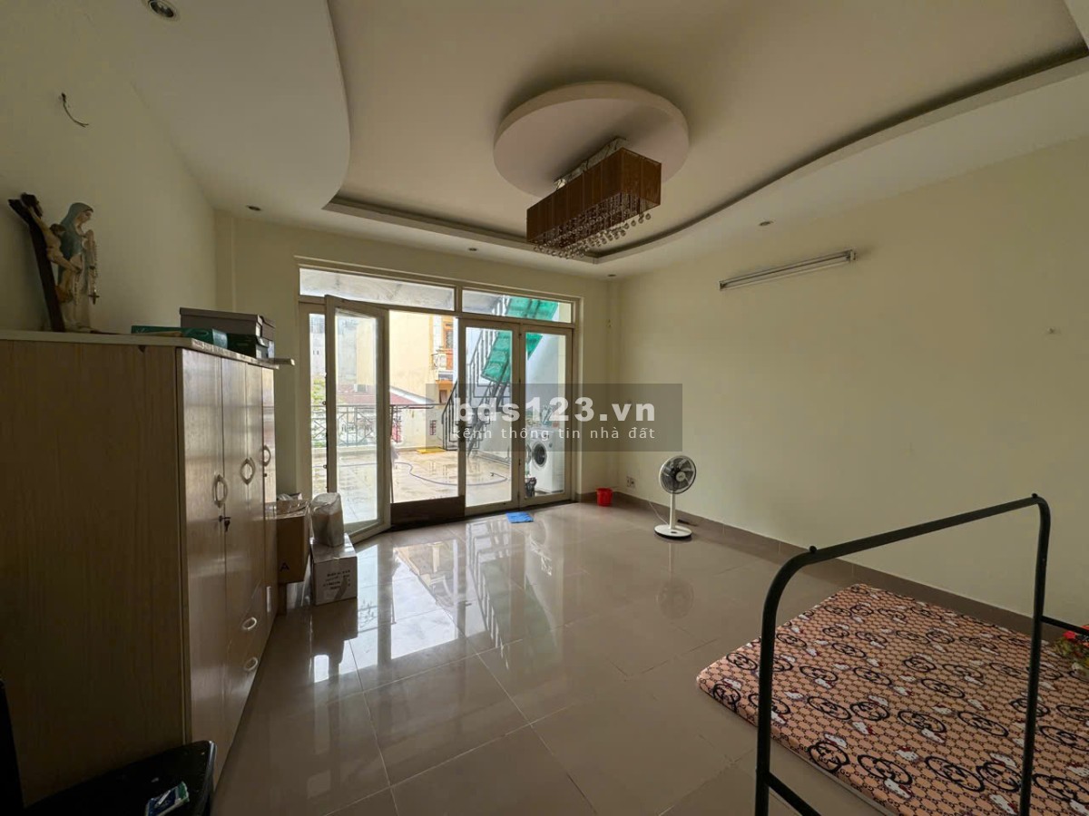 Cho thuê nhà 1 trệt 1 lầu hẻm xe hơi số 25/5 đường 26-3 P. BHH Bình Tân
