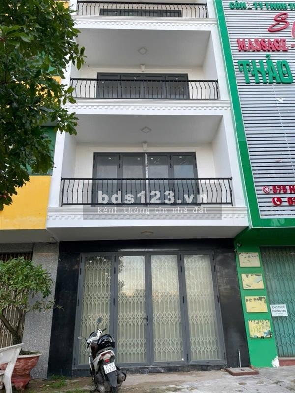 Chủ cần bán gấp nhà MT Hùng Vương Phú Yên giá 10 tỷ