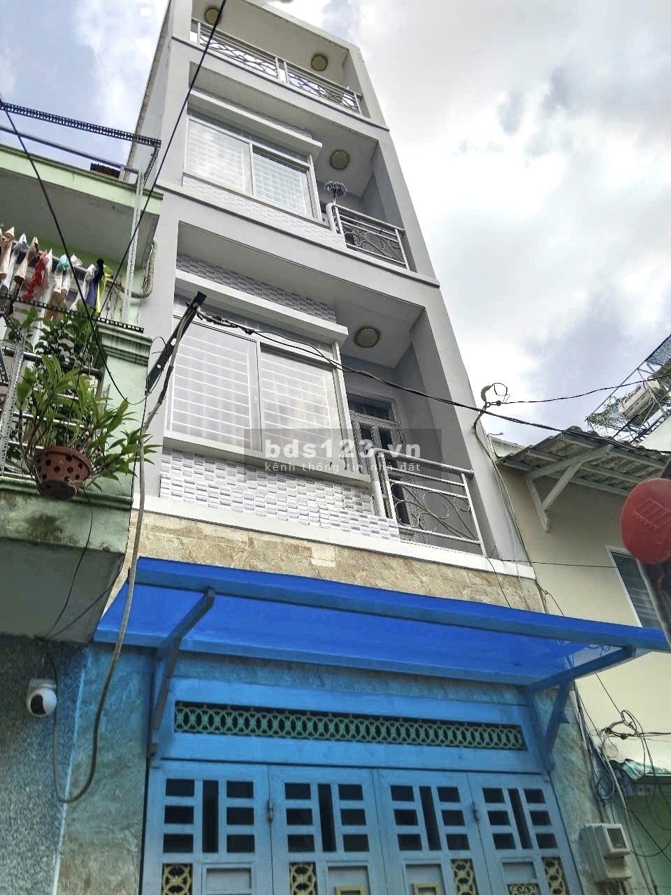 Bán nhà quận 6 - Bốn tầng ngay công viên thoáng mát sạch sẽ - 5.9 T