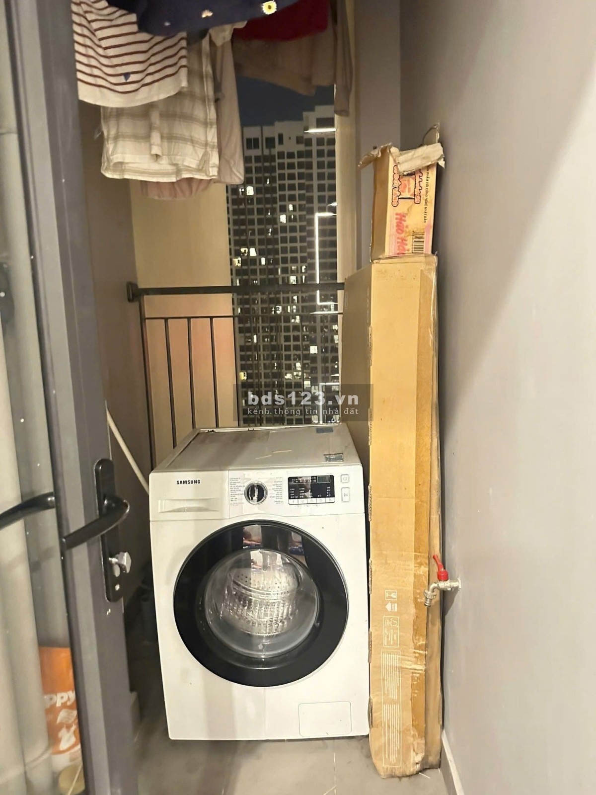 Chung cư 590, CMT8, P11, Quận 3: 79m2, 2 p ngủ, 2wc, NT, 14tr.