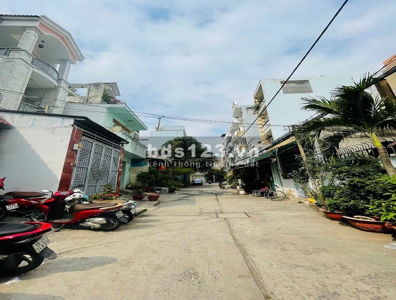 Bán nhà HXH tránh, Bình Trị Đông, Bình Trị Đông A, Bình Tần, 103m2, 2 tầng, ngang 6m
