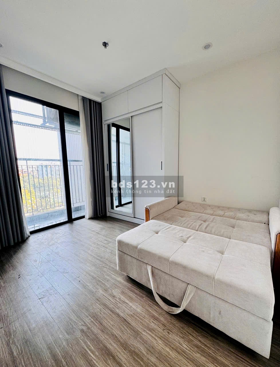 Cho thuê 1 Ngủ, đầy đủ nội thất đẹp, 8tr, Vin Smart City, 0888516777