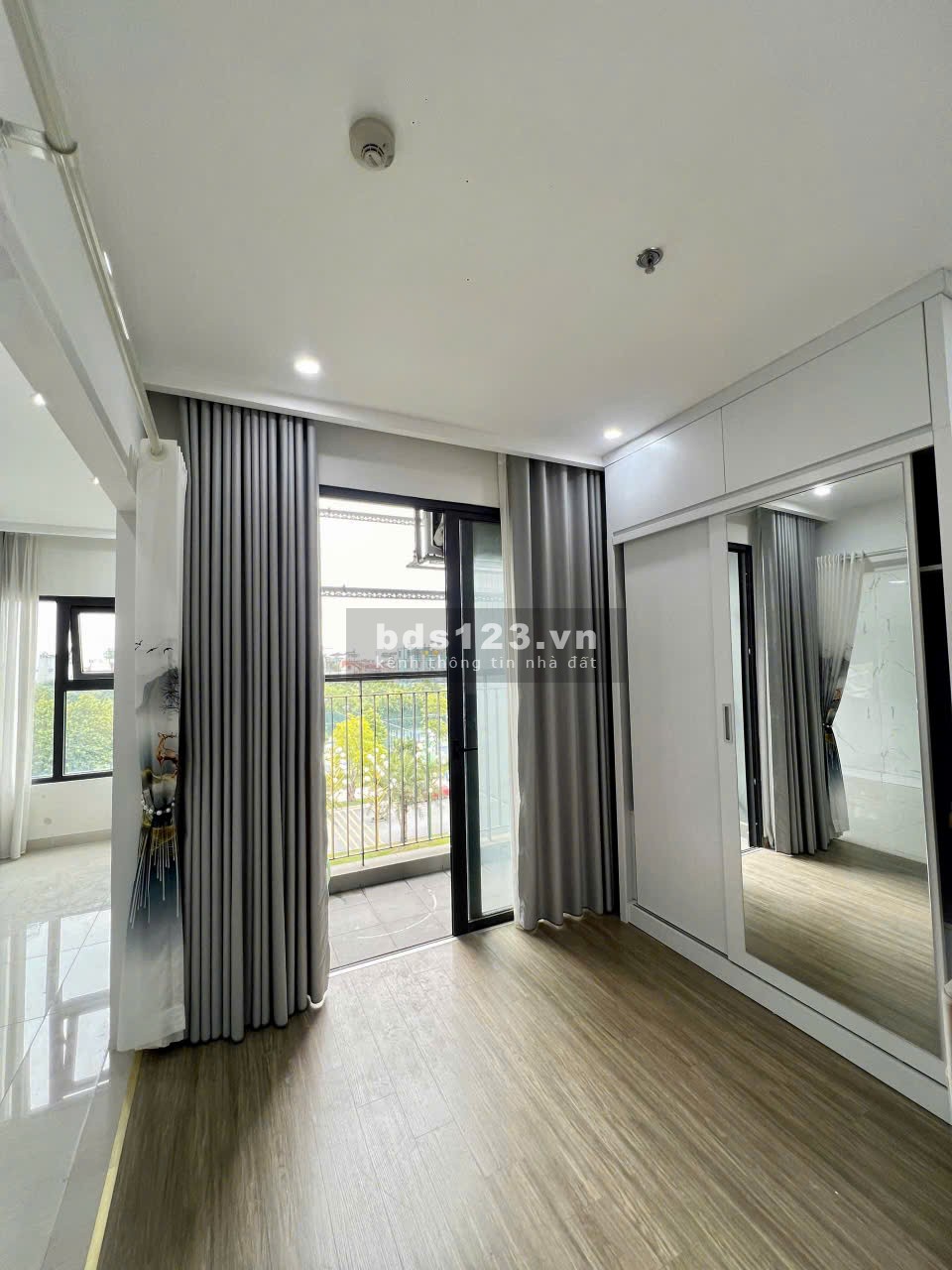 Cho thuê 1 Ngủ, đầy đủ nội thất đẹp, 8tr, Vin Smart City, 0888516777