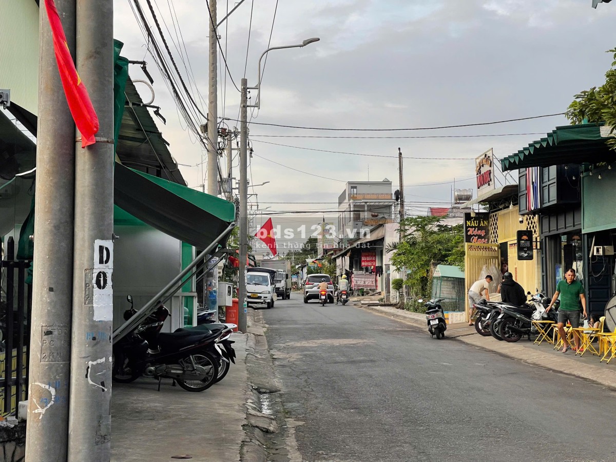 Chính chủ cần bán 250m2 đất thổ cư - ngay khu dân cư tấp nập - trường học, quán xá cạnh bên