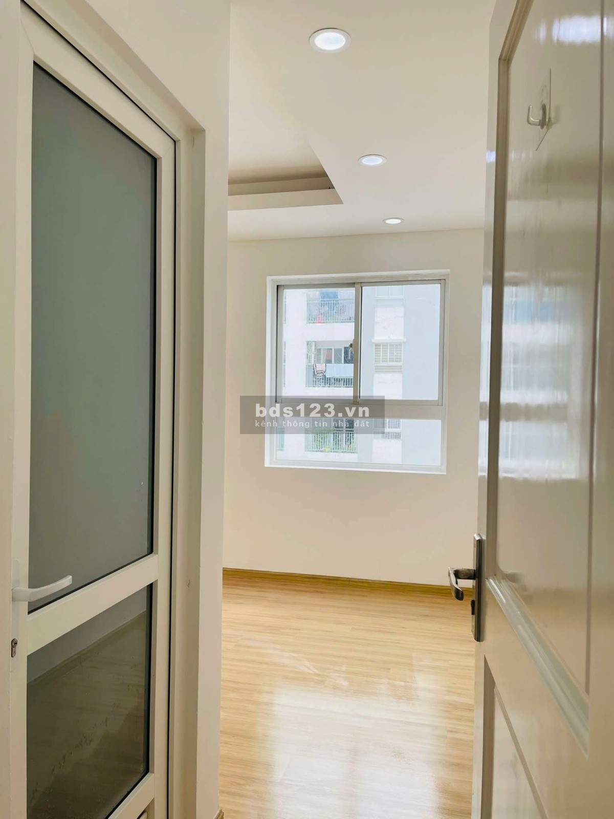 Chung cư Bàu cát, p10, Tân BÌnh: 75m2, 2p ngủ, 2wc, NTCB, 9.5tr