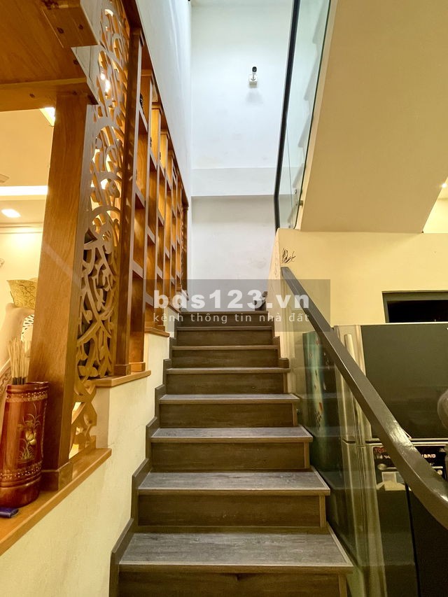 Nhà đẹp, giá cực sốc, DT(4,4m x 16m)~70m2, đường Âu Cơ, P. Phú Trung, Q. Tân Phú (nhỉnh 8 tỷ)