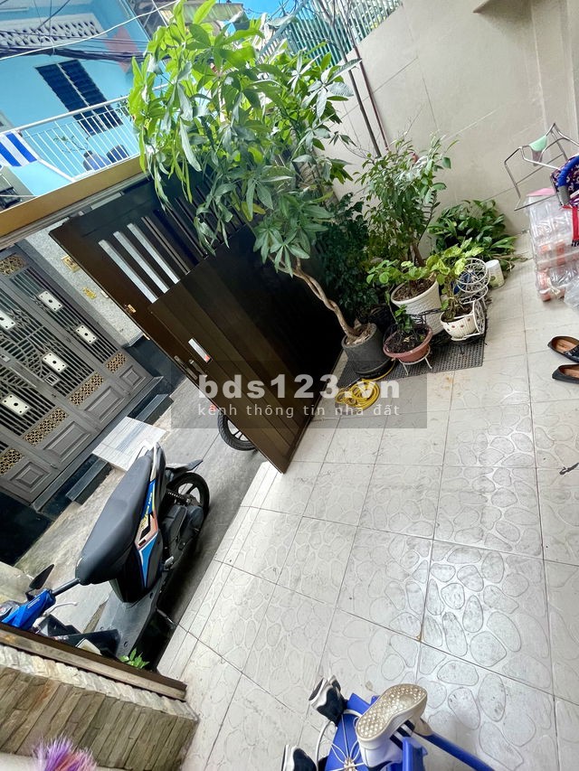 Nhà đẹp, giá cực sốc, DT(4,4m x 16m)~70m2, đường Âu Cơ, P. Phú Trung, Q. Tân Phú (nhỉnh 8 tỷ)