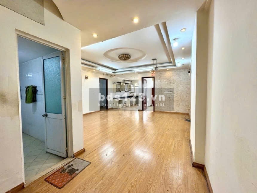 Bán gấp căn hộ chung cư 310 Minh Khai - DT 100 m2 x 3 PN x giá tốt!