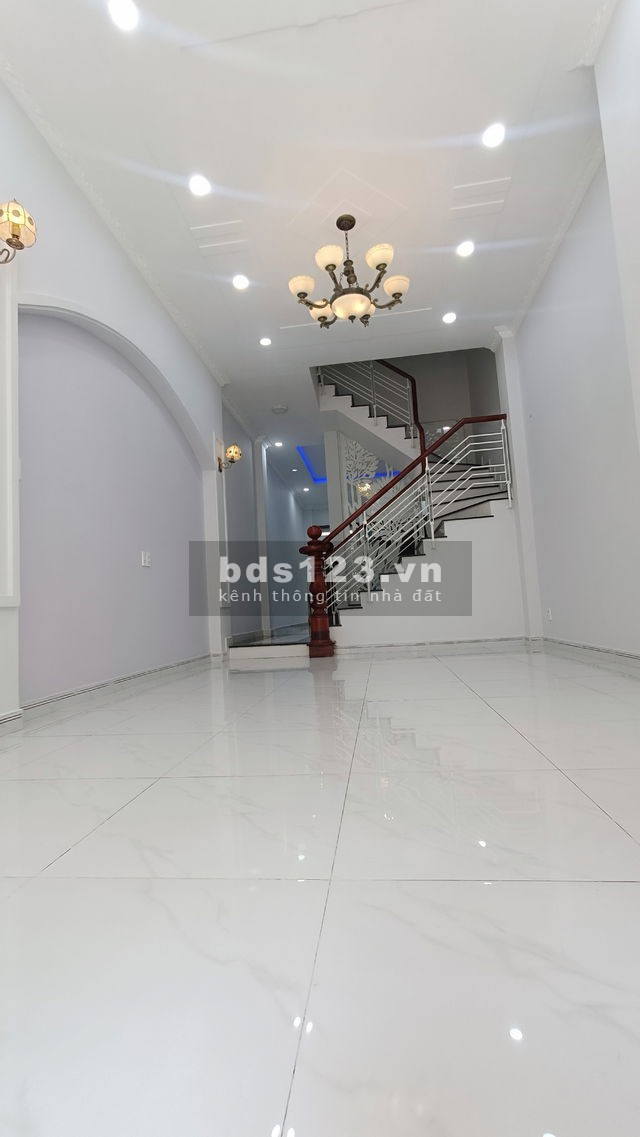 Bán nhà mặt tiền DT (4m x 20m) ~80m2, P. Tân Thành, Q. Tân Phú ( 13 tỷ)