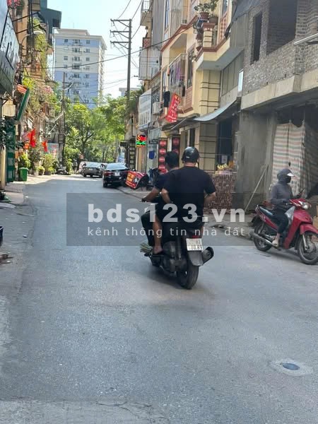 Kim Giang - lô góc - 50m x 5 tầng - MT 4.5m - Ô tô tránh - Vỉa hè rộng - Thông tứ tung - Kinh doanh