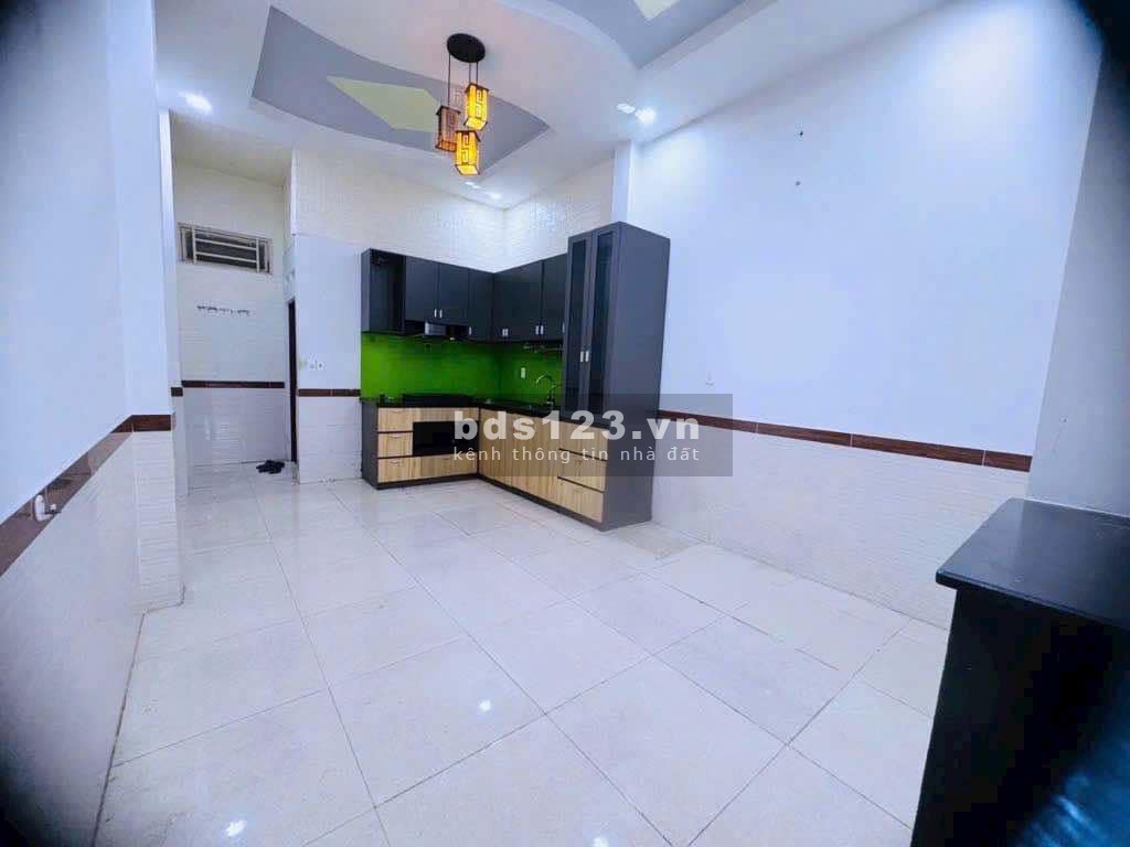 Sát mặt tiền - Sổ vuông đẹp - Chủ cần bán gấp