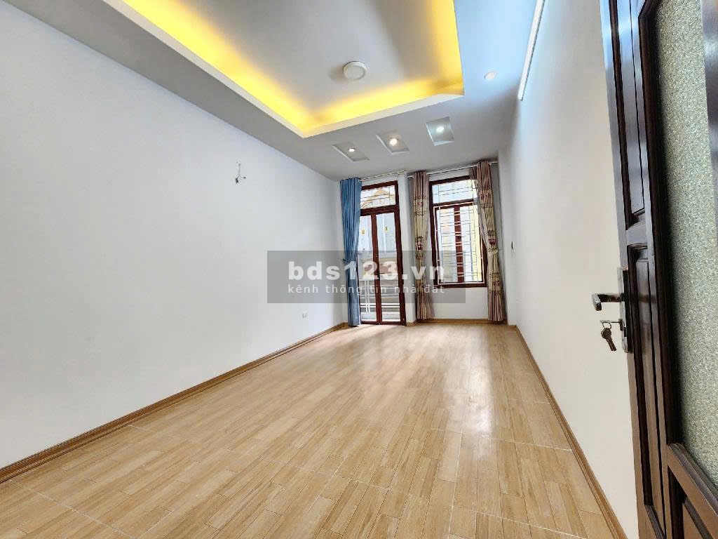Bán nhà Hào Nam Đống Đa, Vị Trí Gần Mặt Phố, Nhà Dân Xây, 35mx4T, Giá: 7,48 Tỷ, Lh: 0396935190.