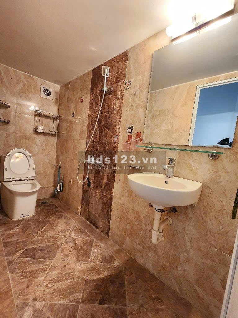 Bán nhà Hào Nam Đống Đa, Vị Trí Gần Mặt Phố, Nhà Dân Xây, 35mx4T, Giá: 7,48 Tỷ, Lh: 0396935190.