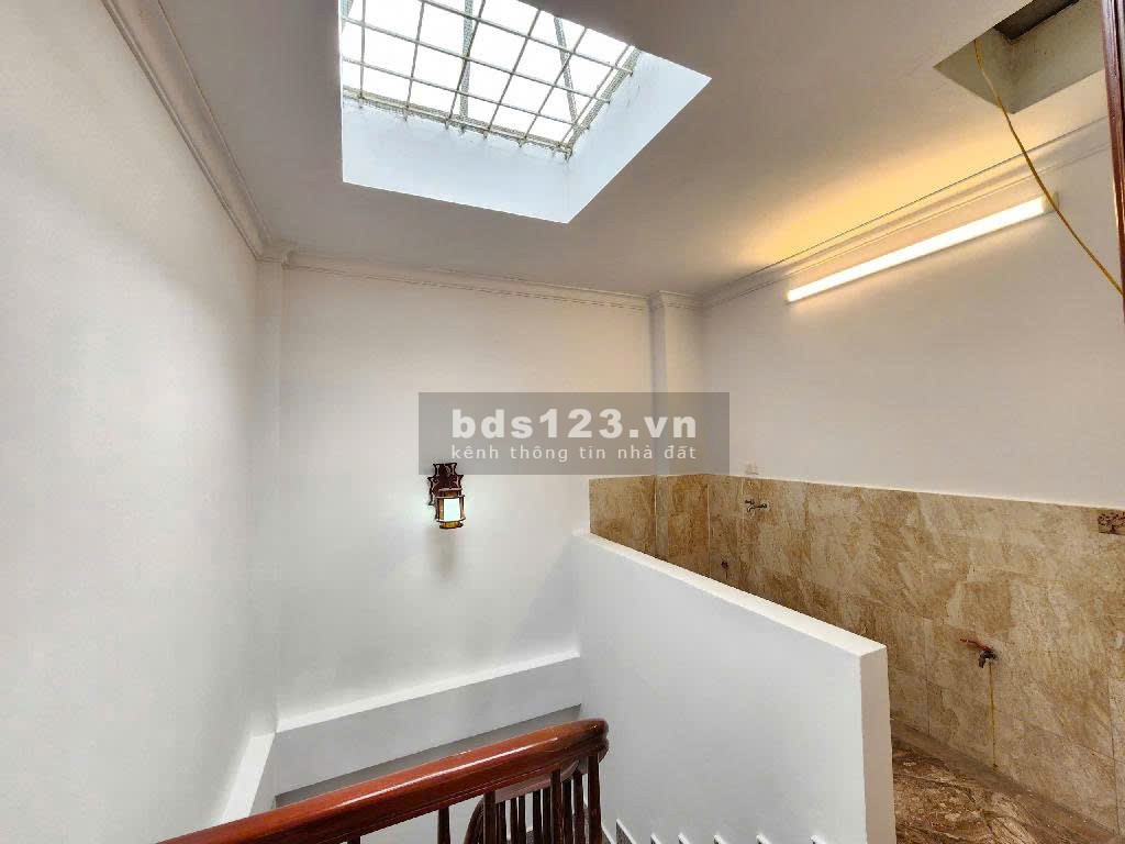 Bán nhà Hào Nam Đống Đa, Vị Trí Gần Mặt Phố, Nhà Dân Xây, 35mx4T, Giá: 7,48 Tỷ, Lh: 0396935190.