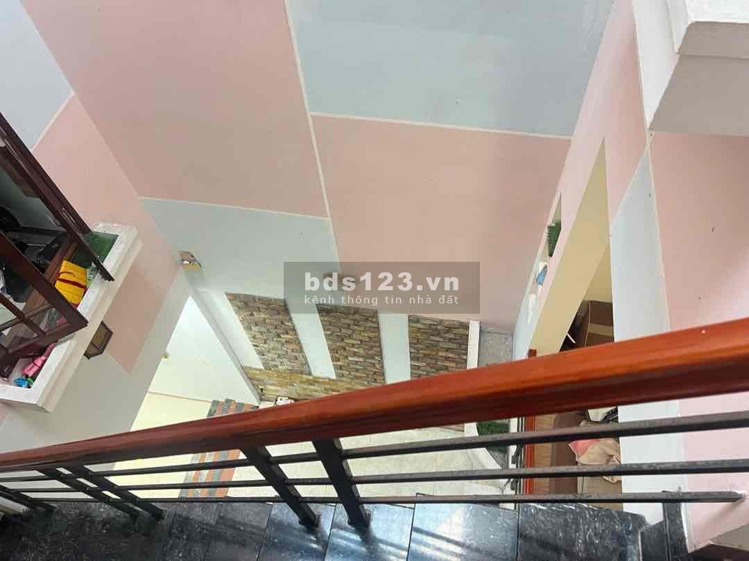 Bán nhà 3 tầng MT Trần Hữu Trang, P.Hòa Cường Bắc, Đà Nẵng