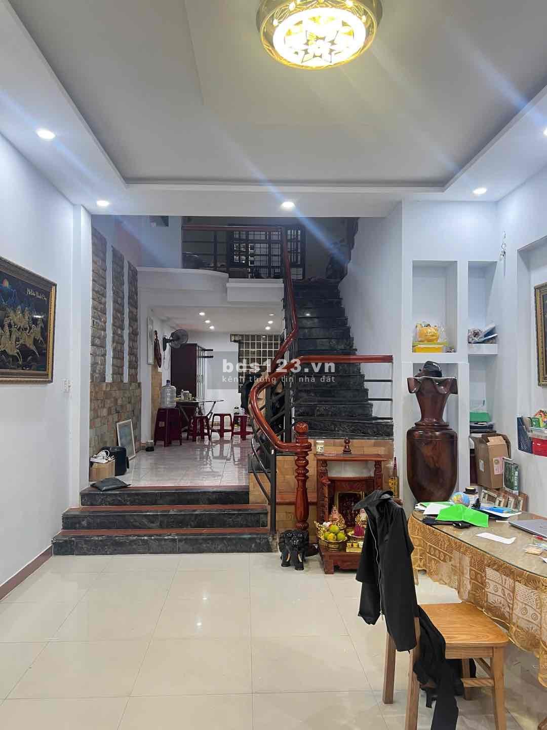 Bán nhà 3 tầng MT Trần Hữu Trang, P.Hòa Cường Bắc, Đà Nẵng