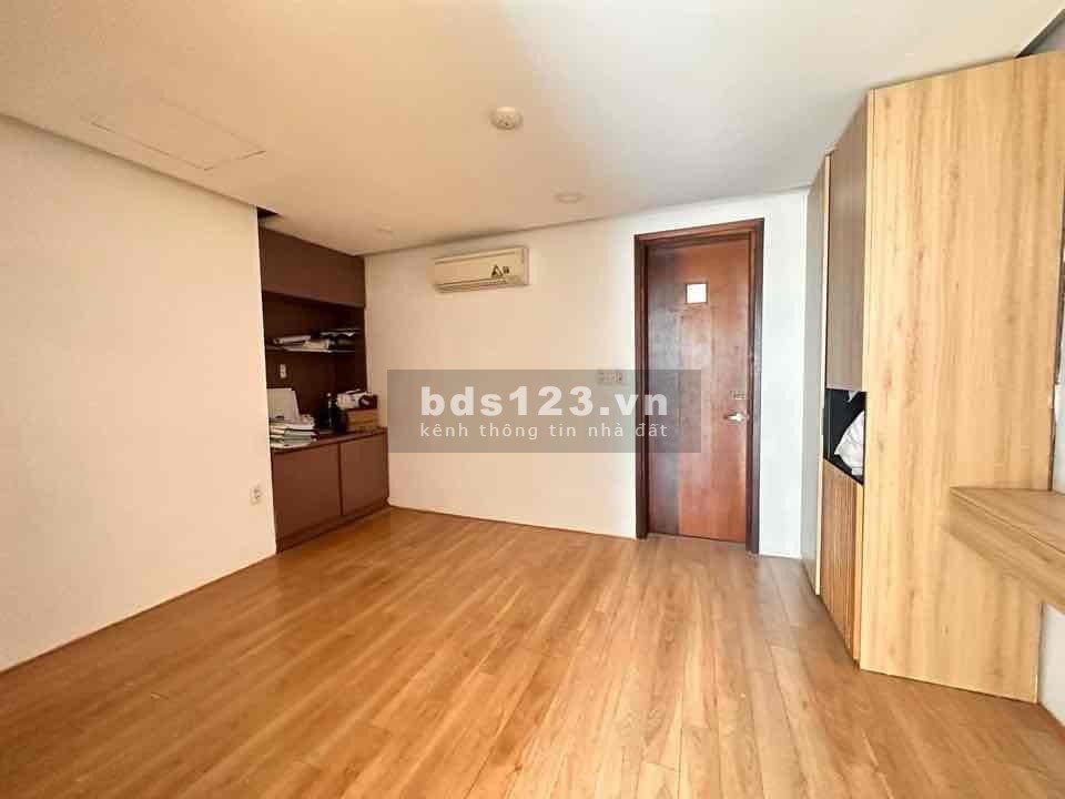 Bán nhà 4 tầng MT đường Nguyễn Hữu Thọ, gần sân bay Đà Nẵng. DT đất: 210m2.