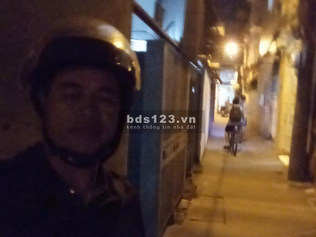 Đất đẹp - Gần ô tô - Ngõ rộng - Sổ vuông
