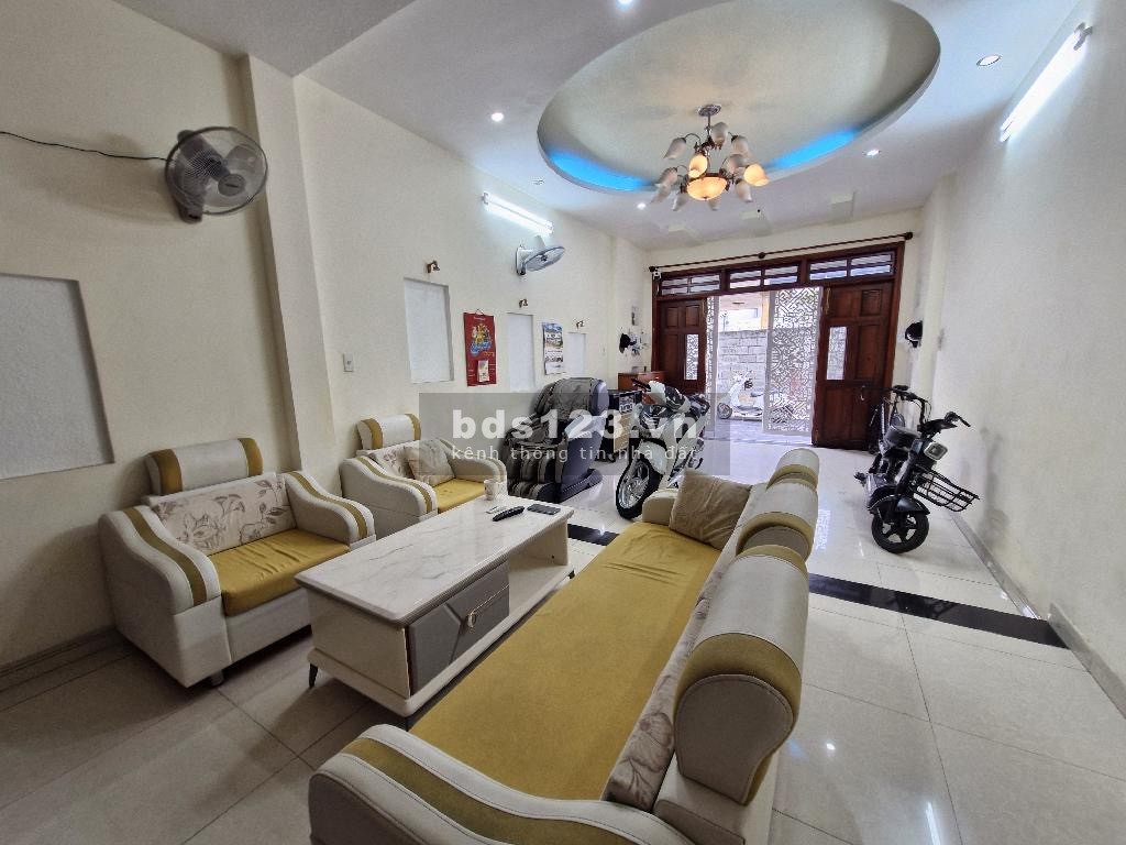 Siêu đẹp Kha Vạn Cân Thủ Đức nhà 3 tầng. 7,5 tỷ TL