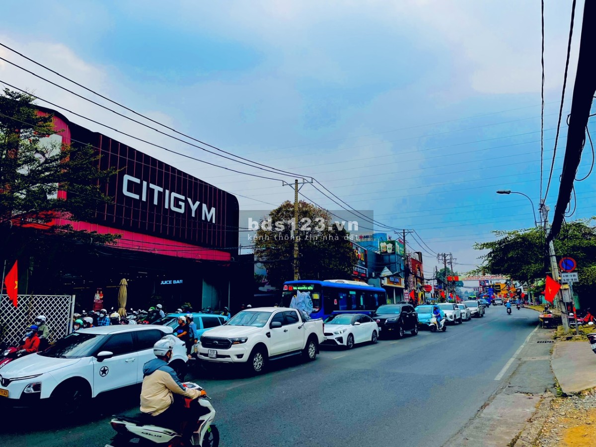 Nhà rộng 80m², Hẻm xe hơi, Mặt tiền khủng 6,6m, Lê Văn Việt, Tăng Nhơn Phú A, Thủ Đức 4,5 tỷ