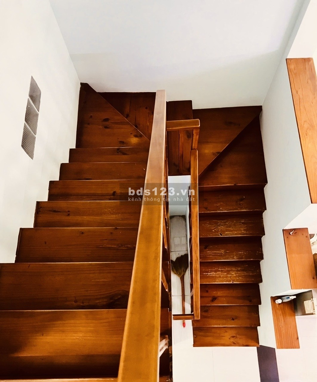 Ở ngay, hẻm ô tô 4m, dân trí lịch sự, 68m2, Lê Văn Việt, Quận 9, TP Thủ Đức, chỉ 5,5 tỷ