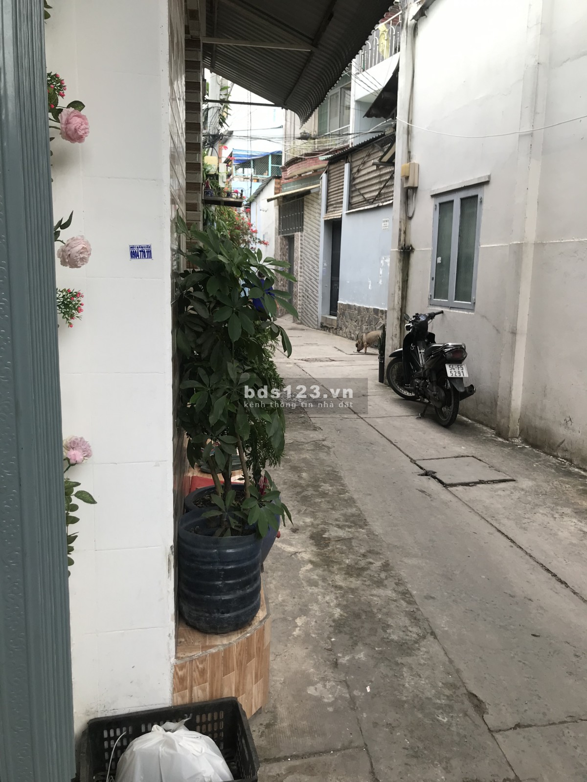 Bán nhà: 5/44 Bình trị đông, BTĐ A, Bình tân.Hẻm 4mDt : 3 x 10 (1 trệt, 3 lầu)SHRGiá: 3.950 tỷ