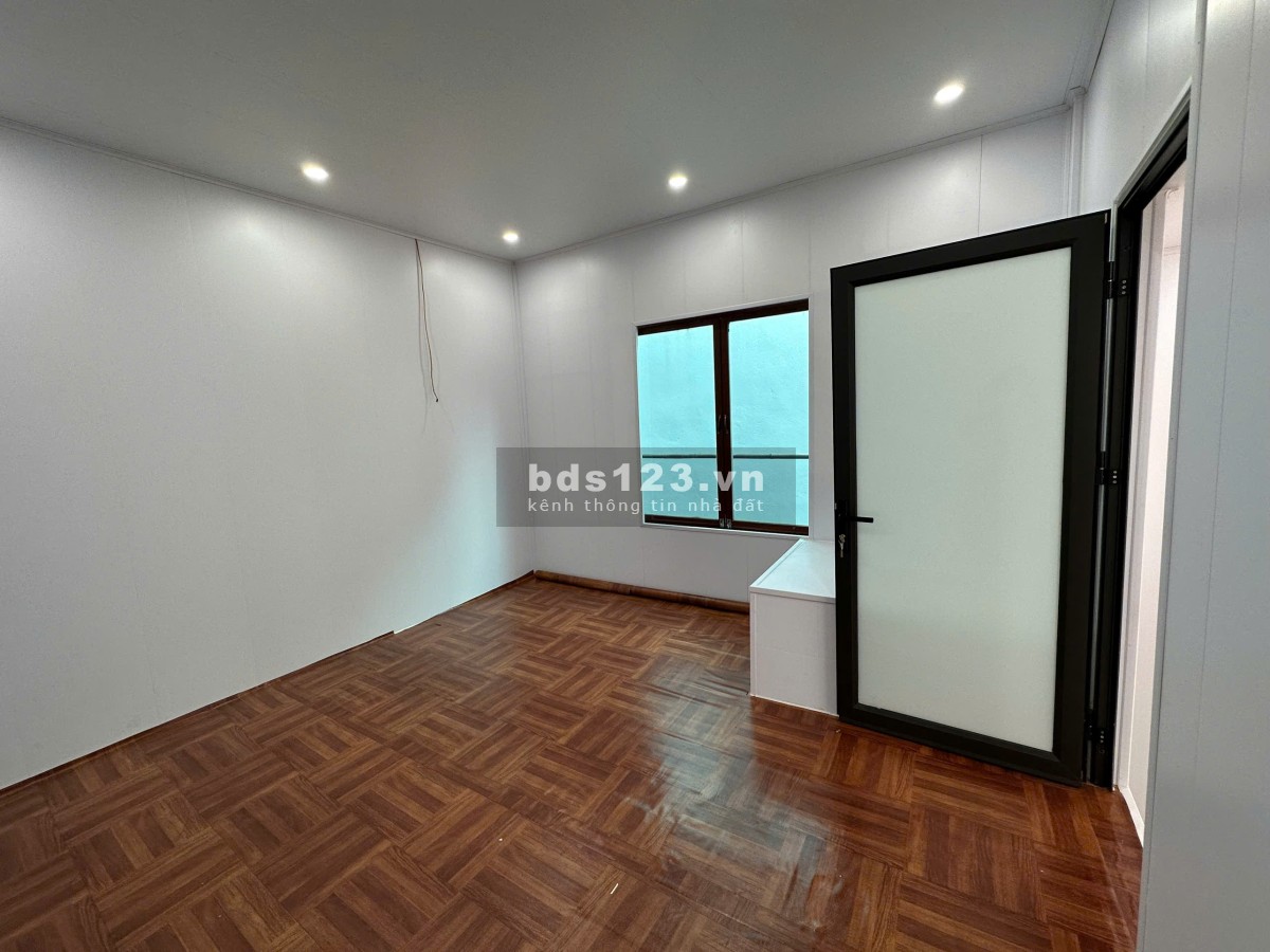 Cho thuê nhà mặt phố Âu Cơ 2 mặt thoáng