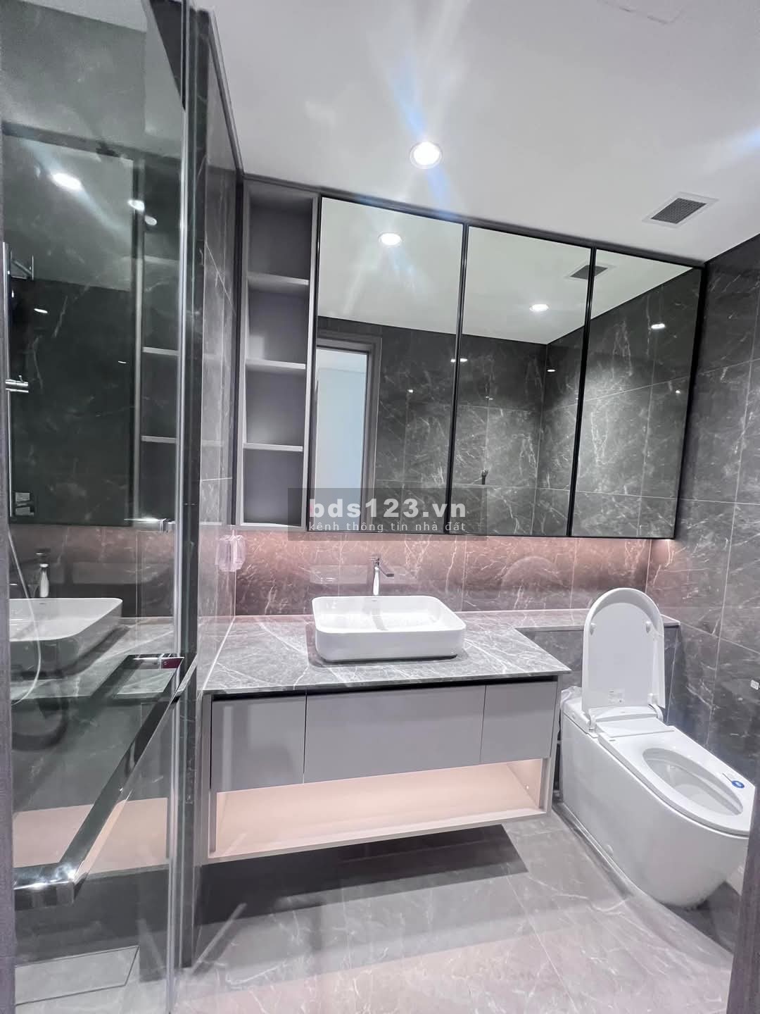 Bán căn khối đế Opera dự án Metropole Thủ Thiêm 126m2. Đầy đủ nội thất. Giá bán 40 Tỷ. B03A.15