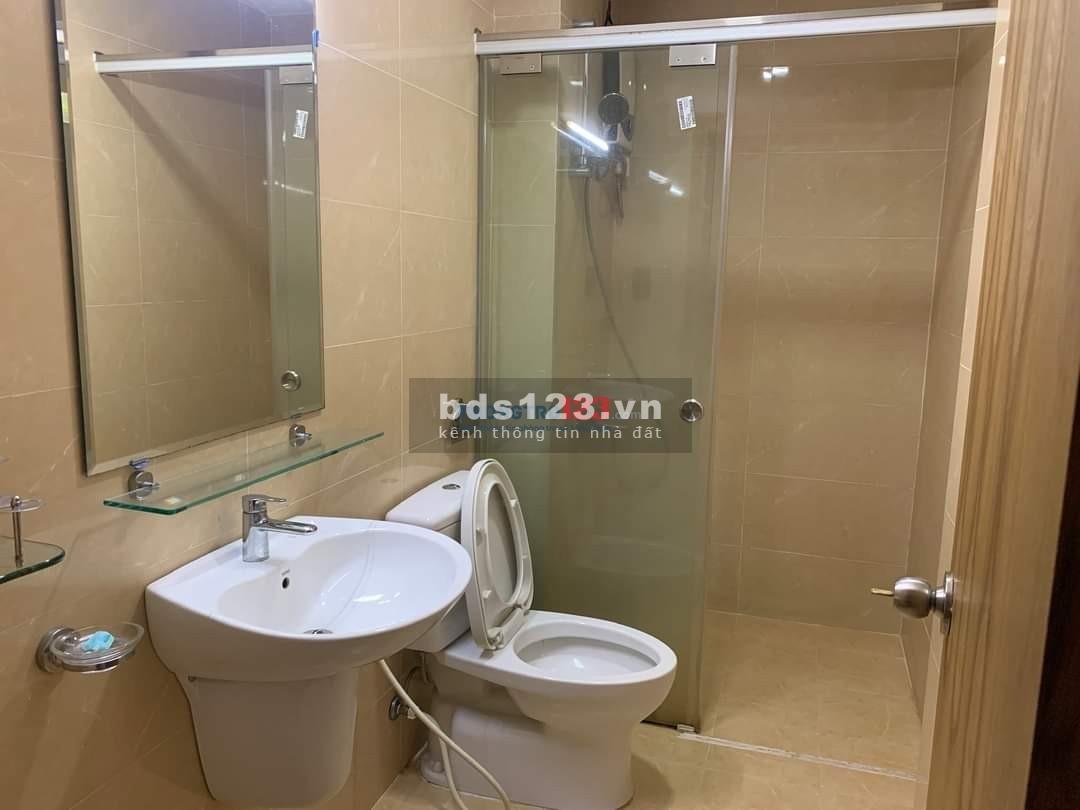 Cần tìm 1 người thuê 1 phòng căn góc, khu B, view đẹp ở CC The CBD Quận 2 - Giá 3.900k (ưu tiên nam)