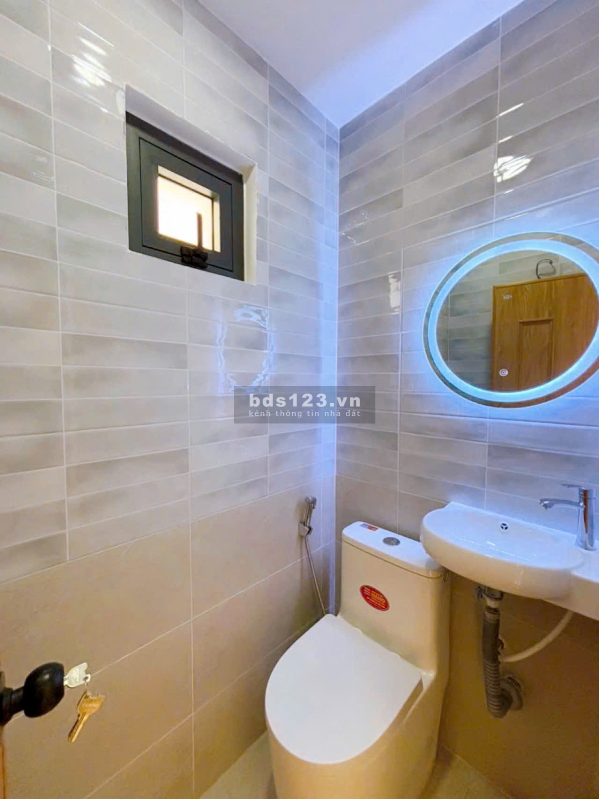 Mới 100% - 2 Tầng - Hẻm 3M - TT Phú Nhuận - 3 tỷ 8 TL