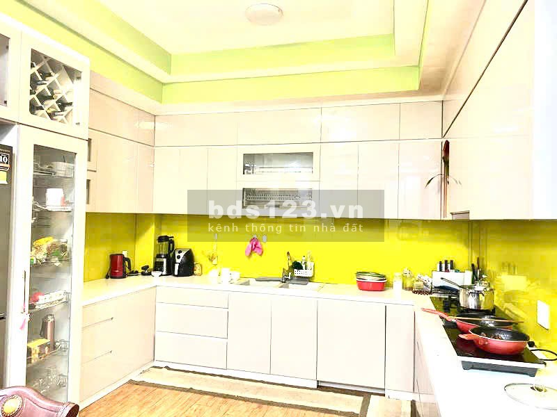 Biệt thự mini - Ngay Tân Hương - Đường 8M - Ô tô vào nhà