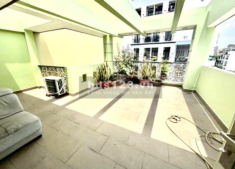 Biệt thự mini - Ngay Tân Hương - Đường 8M - Ô tô vào nhà