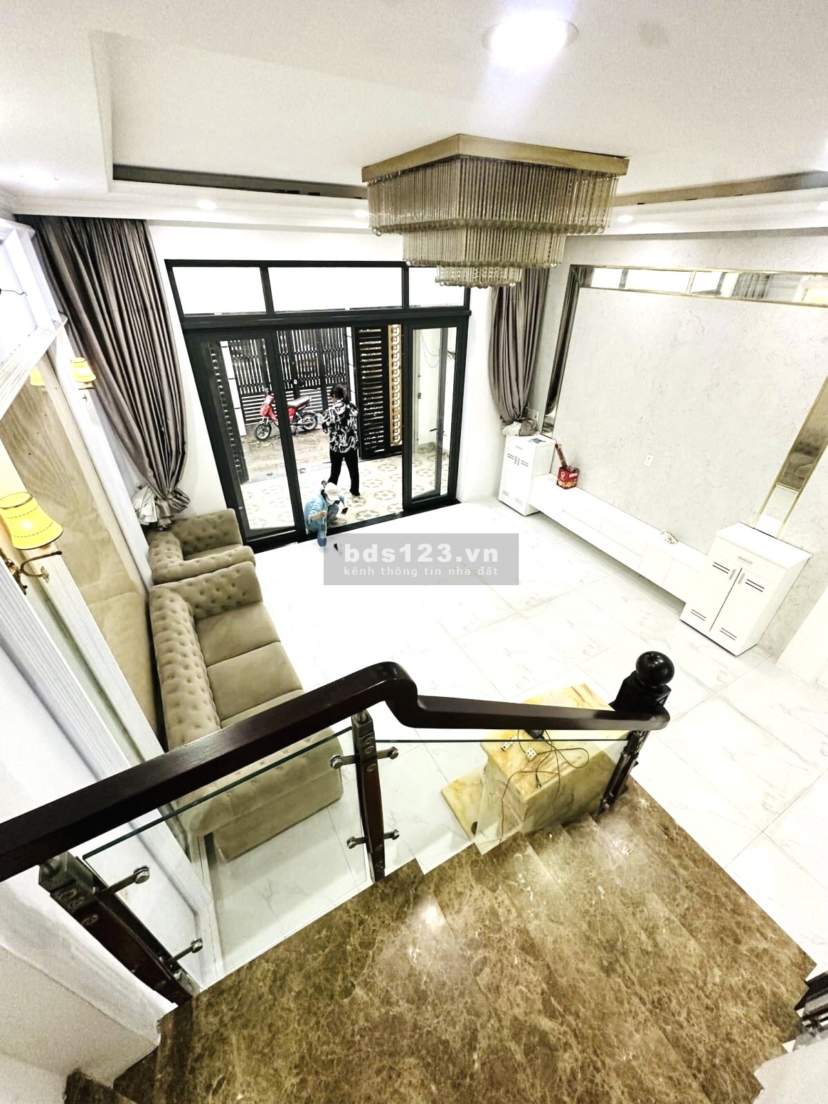 Bán nhà quận 6 - Hẻm xe hơi thông thoáng - BTCT ngang hiếm 5.3m - 8.4 T