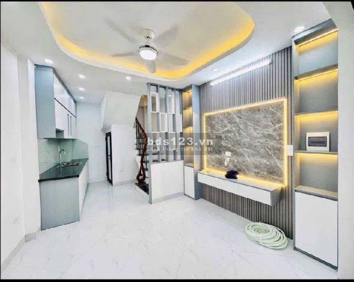 Chán nhà mặt đất nên chủ cần bán căn 27m2 ở Quyết Thắng - Hà Đông