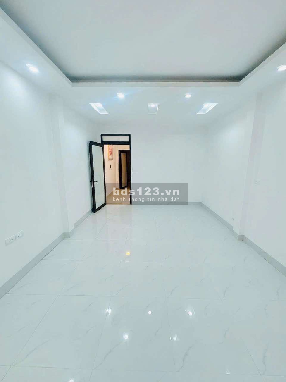 Chính chủ bán nhà riêng 39m2 mới tính tại phố Đông La, Yên Nghĩa