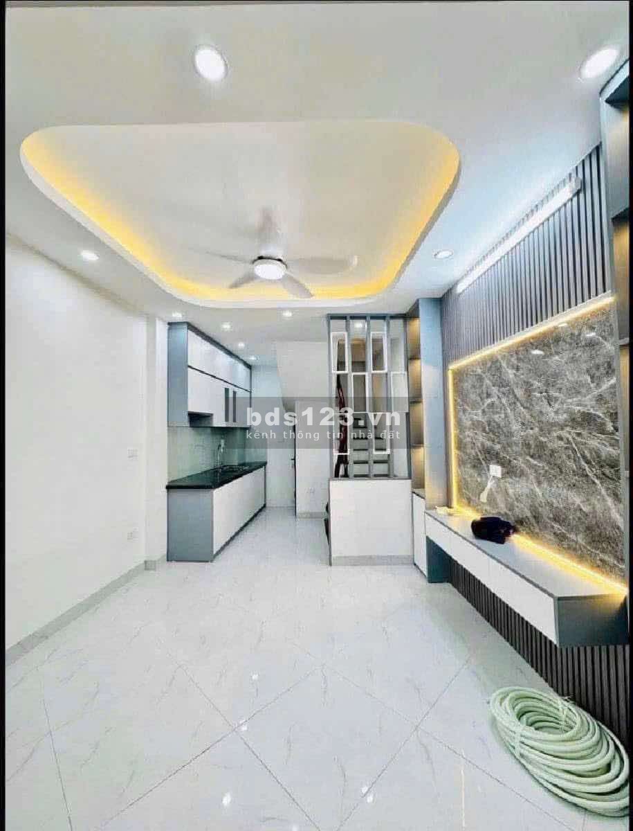 Chán nhà mặt đất nên chủ cần bán căn 27m2 ở Quyết Thắng - Hà Đông