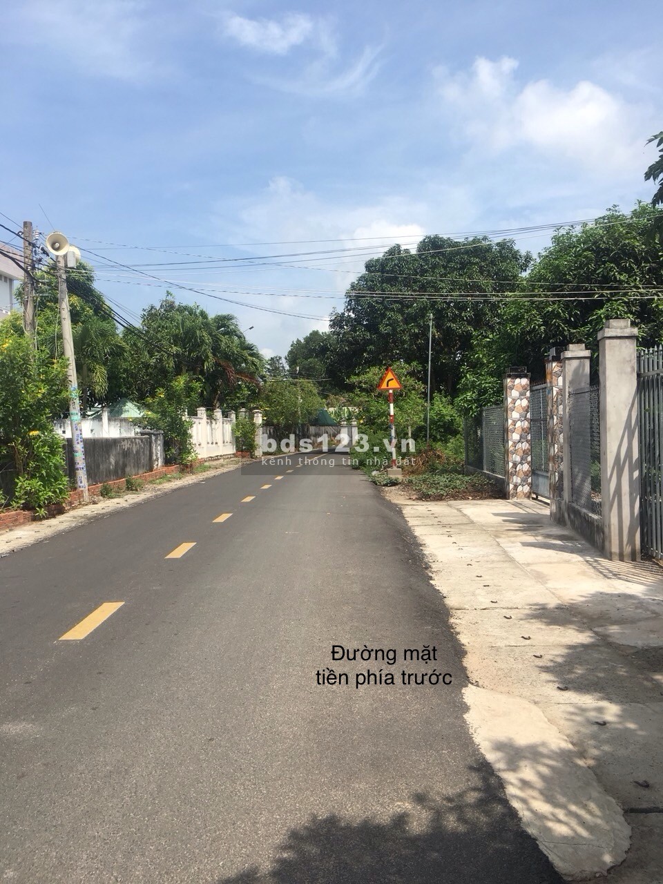 Bán 236m2 đất hai mặt tiền đường nhựa, có 150m2 thổ cư