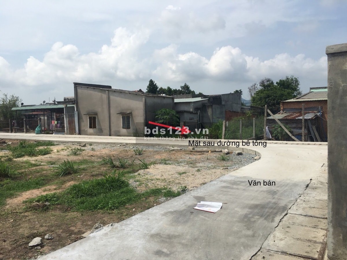 Bán 236m2 đất hai mặt tiền đường nhựa, có 150m2 thổ cư