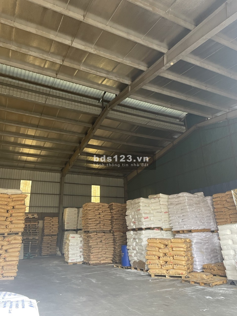 Công ty cho thuê 04 kho để hàng dt 130m, 240m, 250m, 320m tại Ngõ 53 Đức Giang