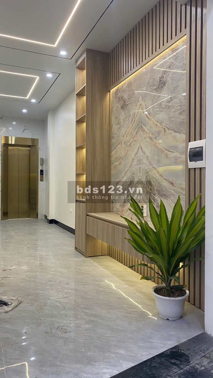 Bán gấp nhà 5 tầng mới xây, dt: 34m², thang máy, Mậu Lương, chỉ: 6,75 tỷ.