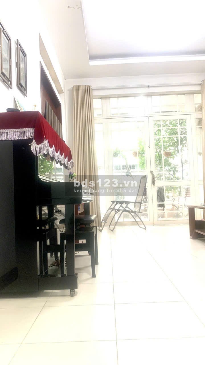 Bán nhà Thủ Đức 2 tầng 140 M2 giá 9 tỷ TL