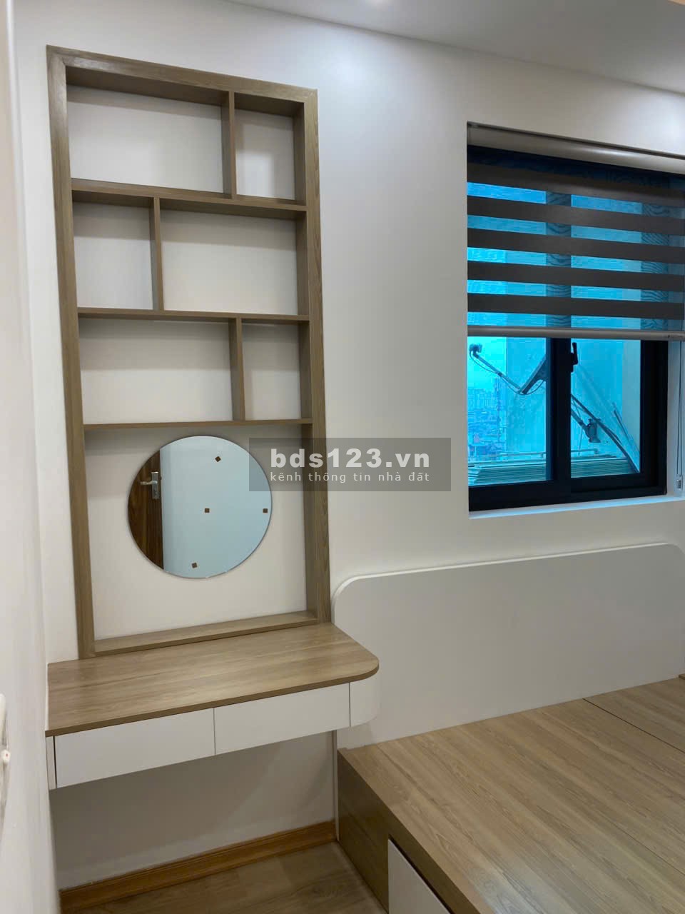 Bán chung cư chung tâm Cầu Giấy diện tích 54m2, 2 phòng ngủ, pk,1 wc đủ đồ giá 3.7 tỷ