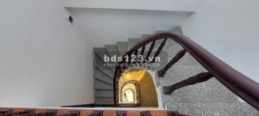Bán nhà phố Giáp Nhị, 39M2 căn lô góc - Nhà mới đẹp - Sổ hoa hậu