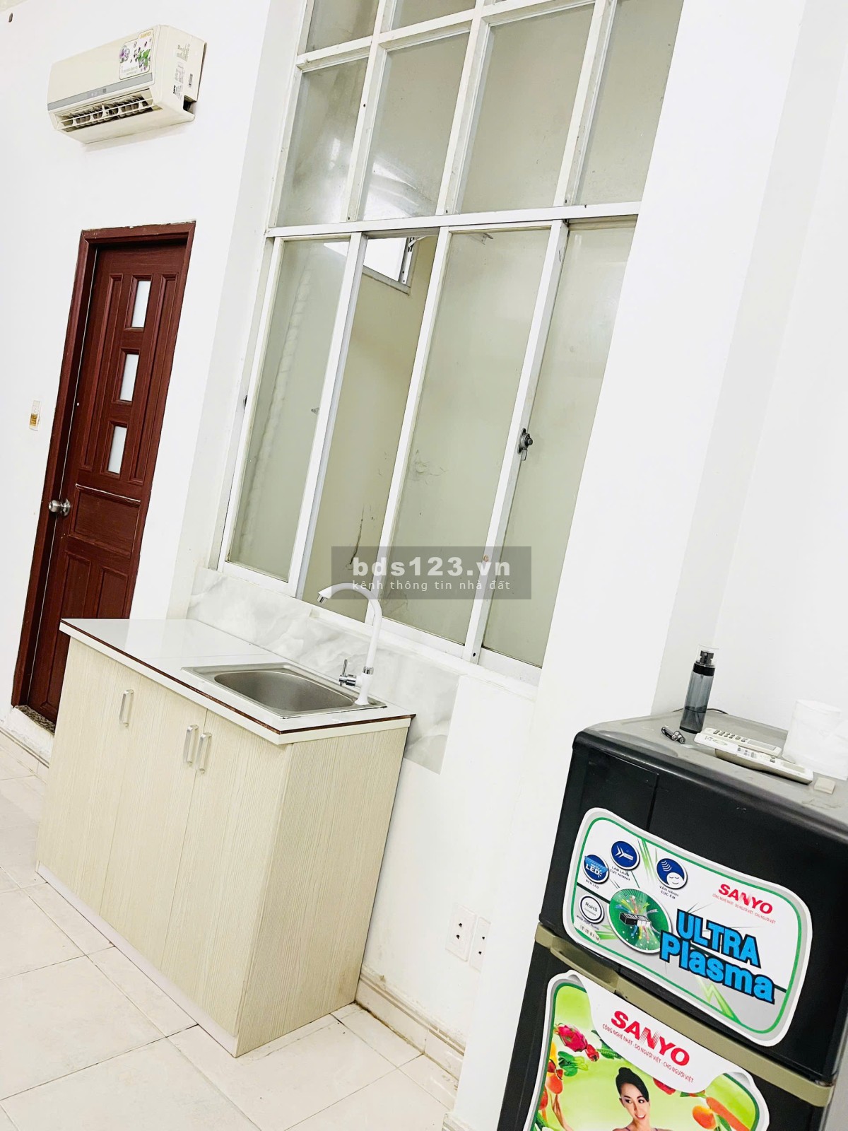Chính chủ cho thuê CHDV 30m2, phường 4, Tân Bình, có cửa sổ chỉ 4.3 triệu