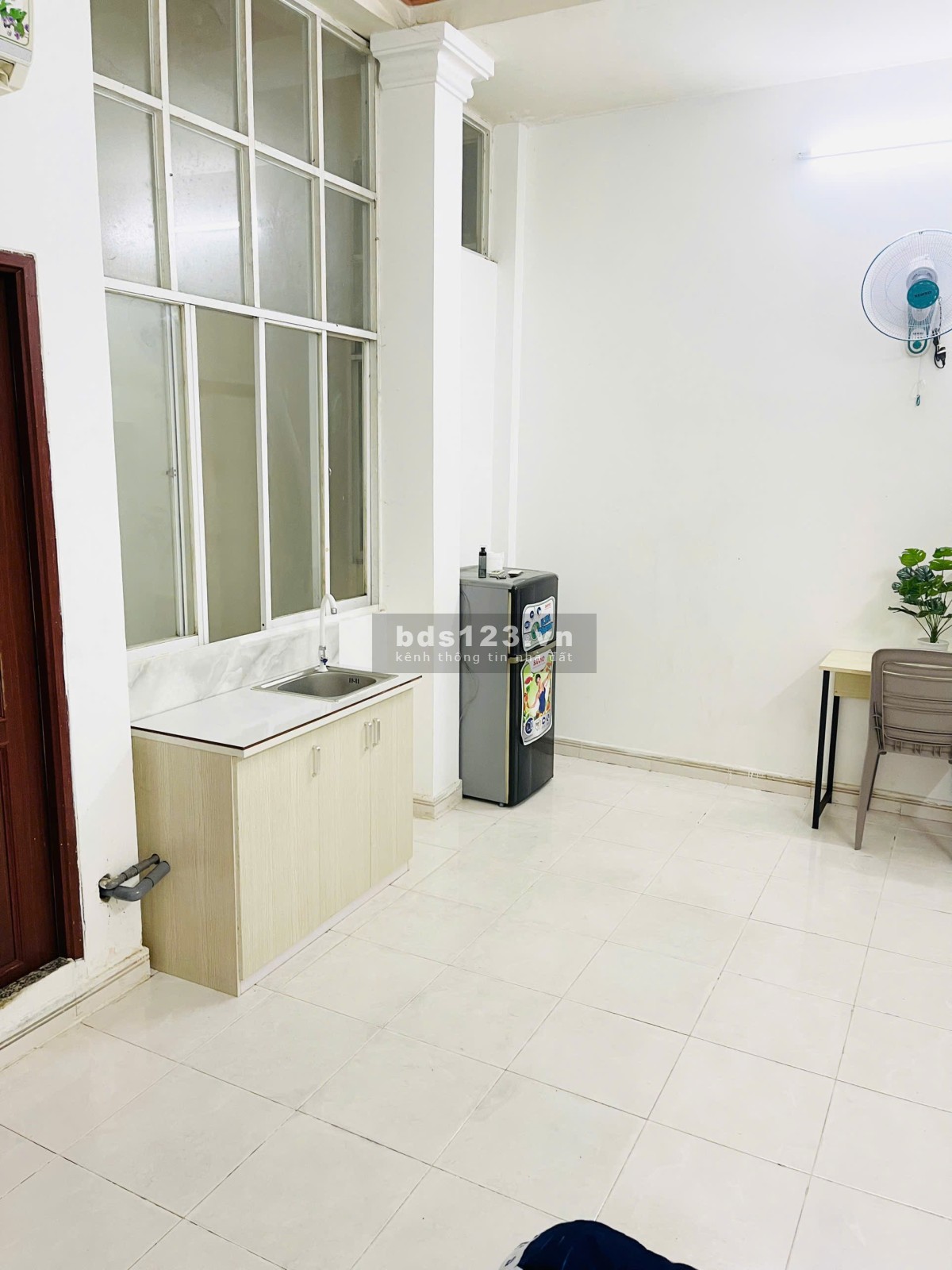 Chính chủ cho thuê CHDV 30m2, phường 4, Tân Bình, có cửa sổ chỉ 4.3 triệu
