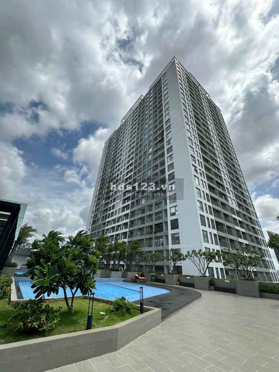Bán căn góc Lavida Plus OT 37 m2 mặt tiền Nguyễn Văn Linh