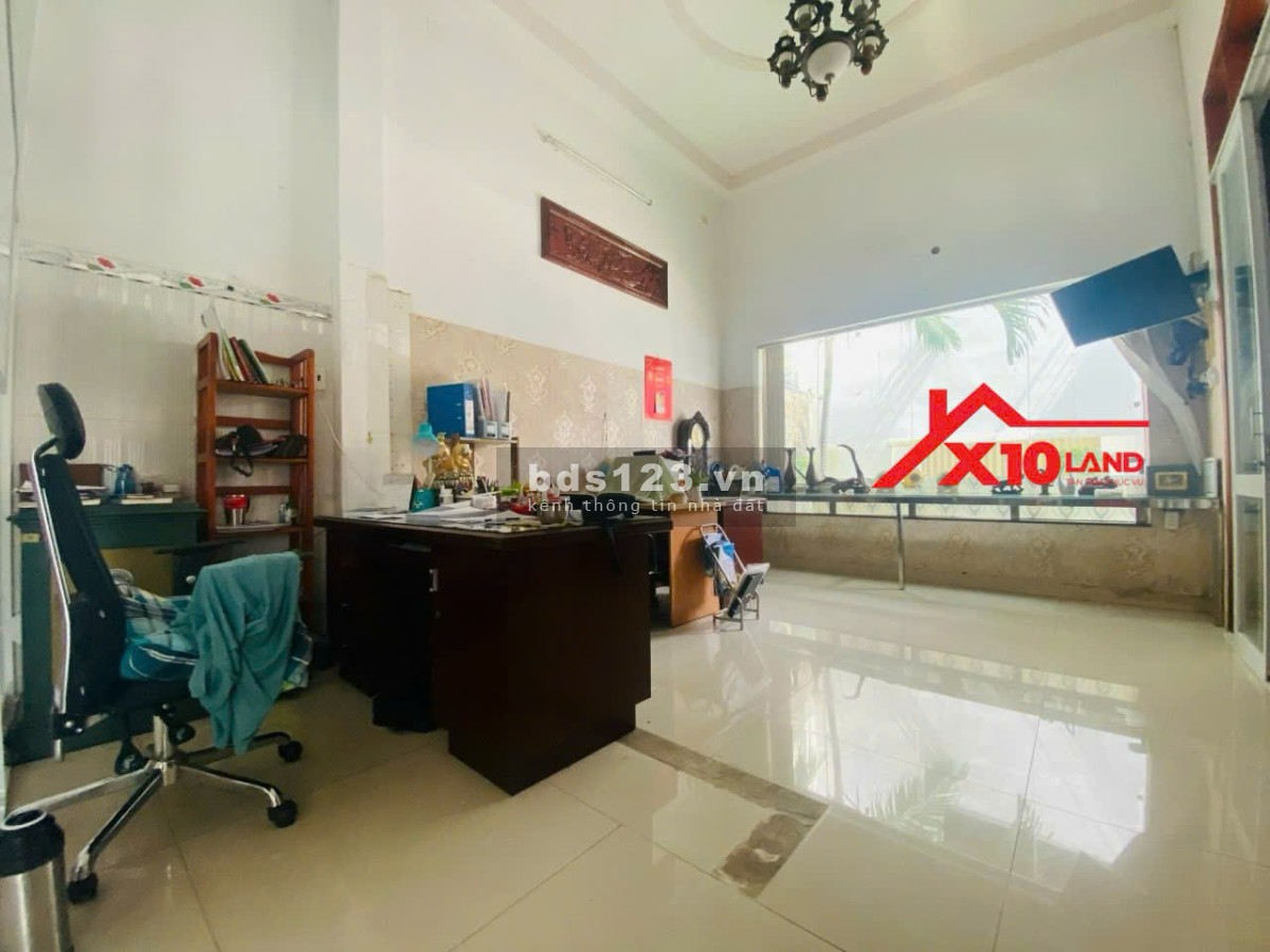 Bán Gấp nhà 2 mặt tiền cách Nguyễn Ái Quốc 30m, chỉ 8.5tỷ.